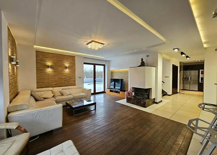 Dom z Basenem i Sauna Zewnętrzna Gadow zdjęcie